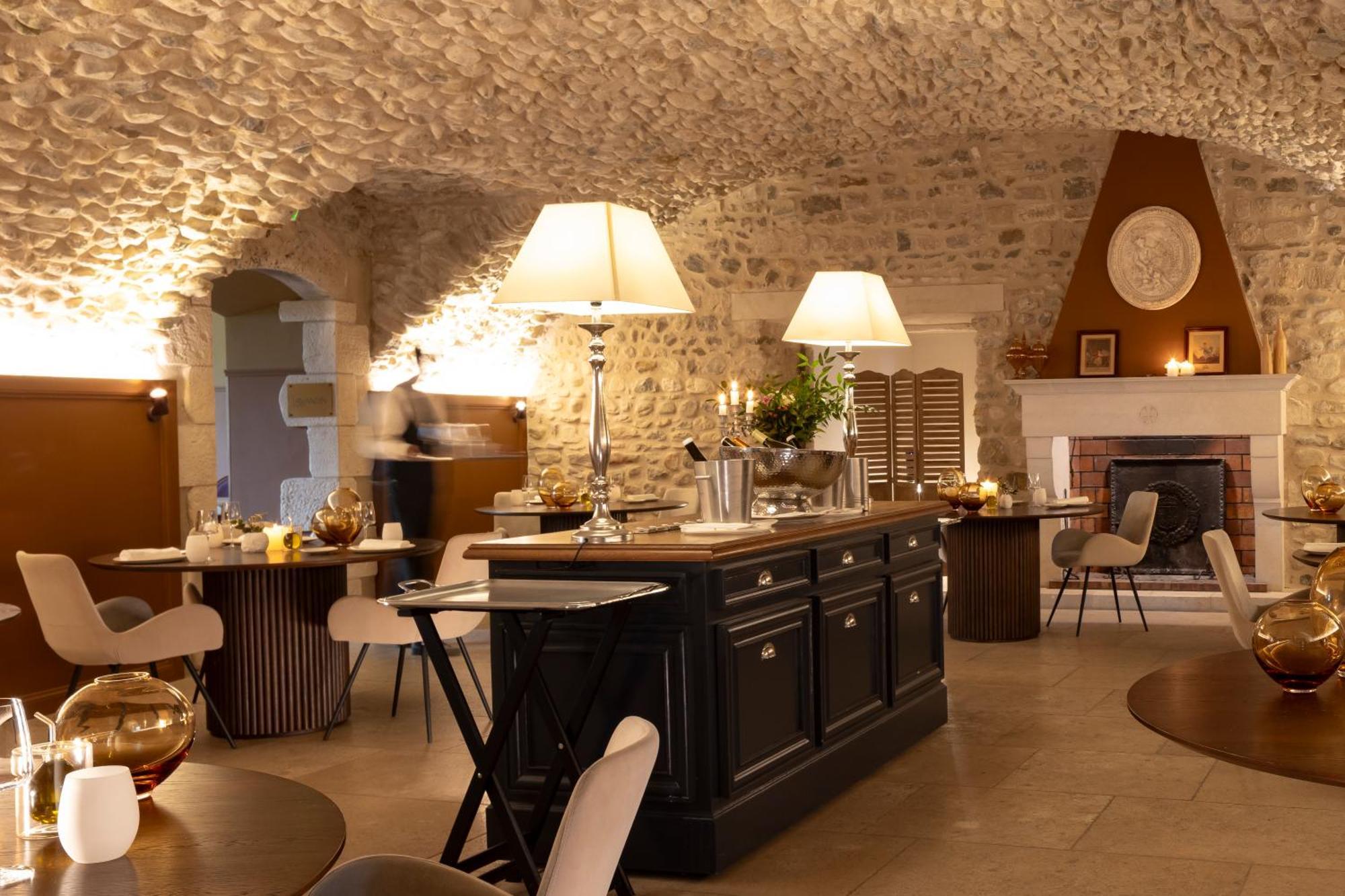Chateau Les Oliviers De Salettes Charols Екстериор снимка