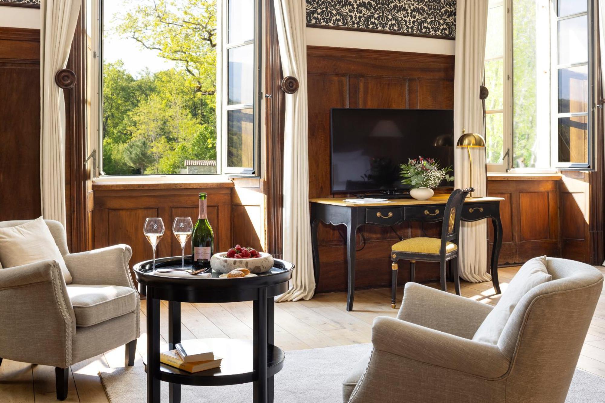 Chateau Les Oliviers De Salettes Charols Екстериор снимка