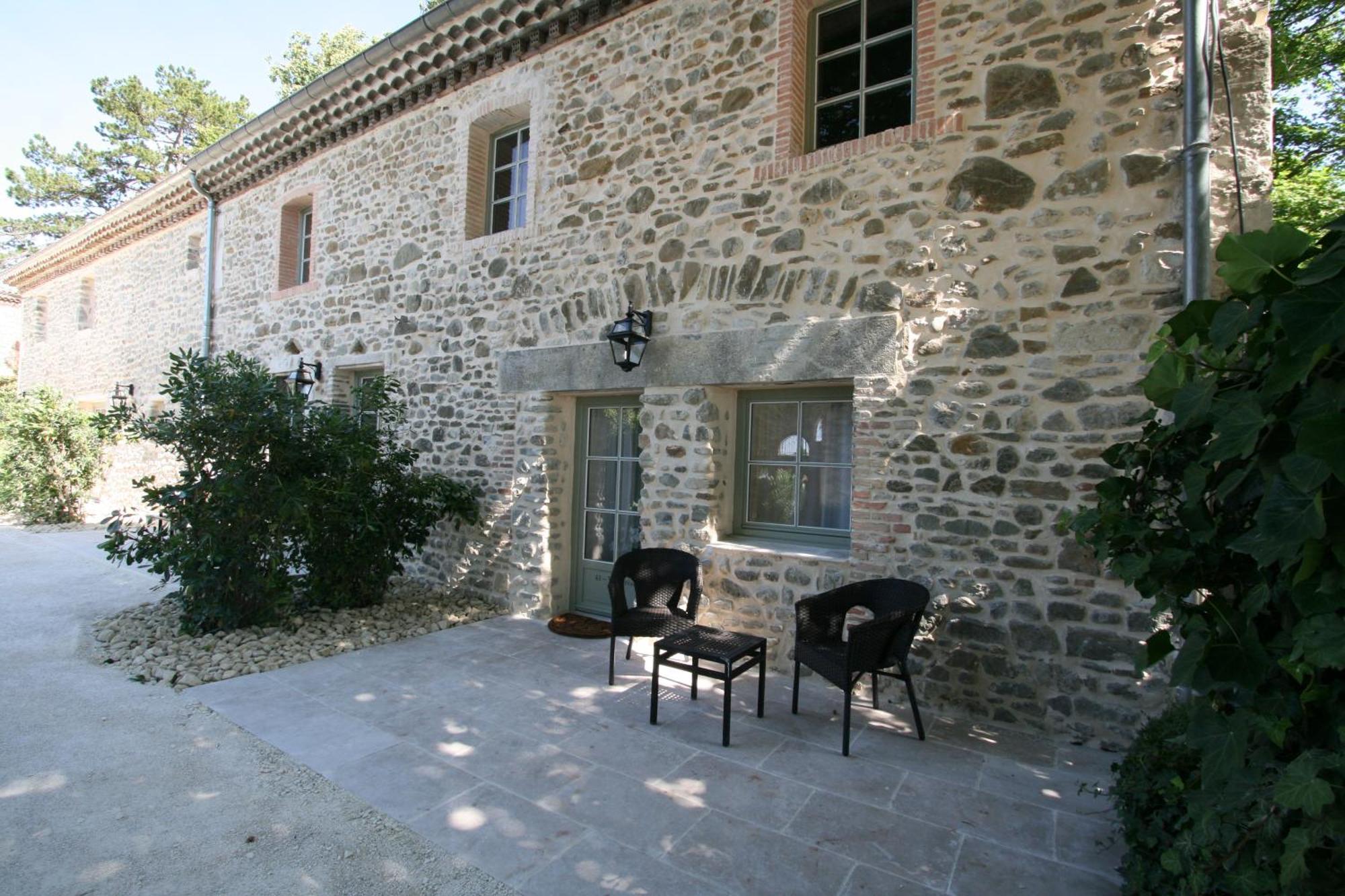 Chateau Les Oliviers De Salettes Charols Стая снимка