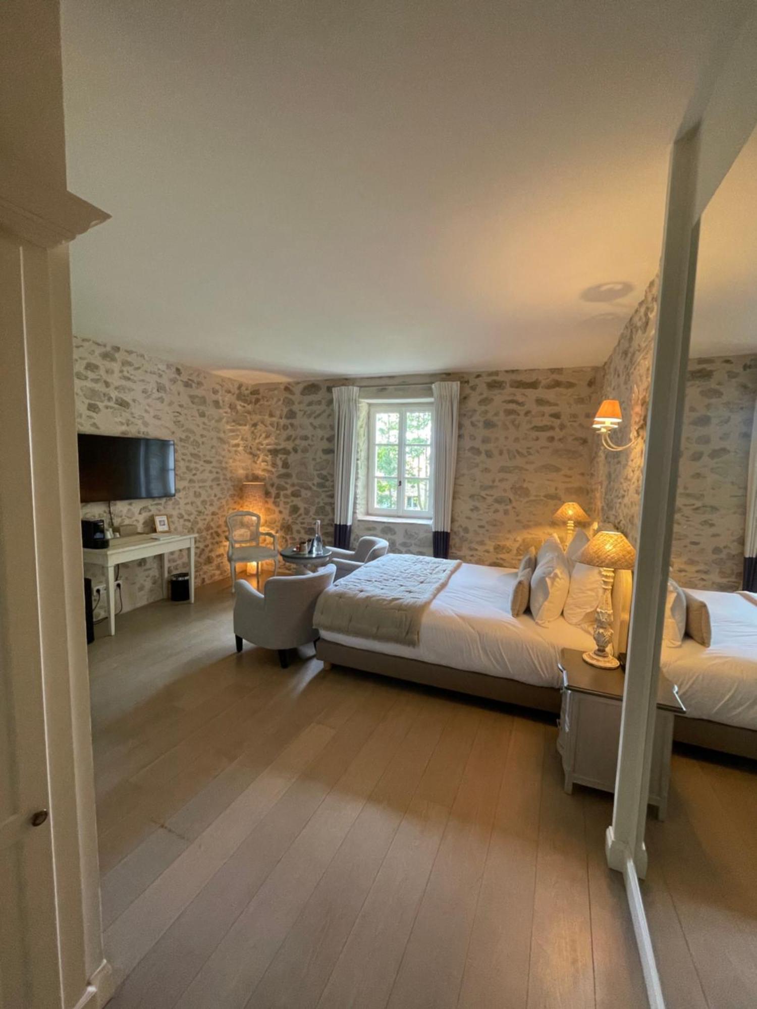 Chateau Les Oliviers De Salettes Charols Екстериор снимка